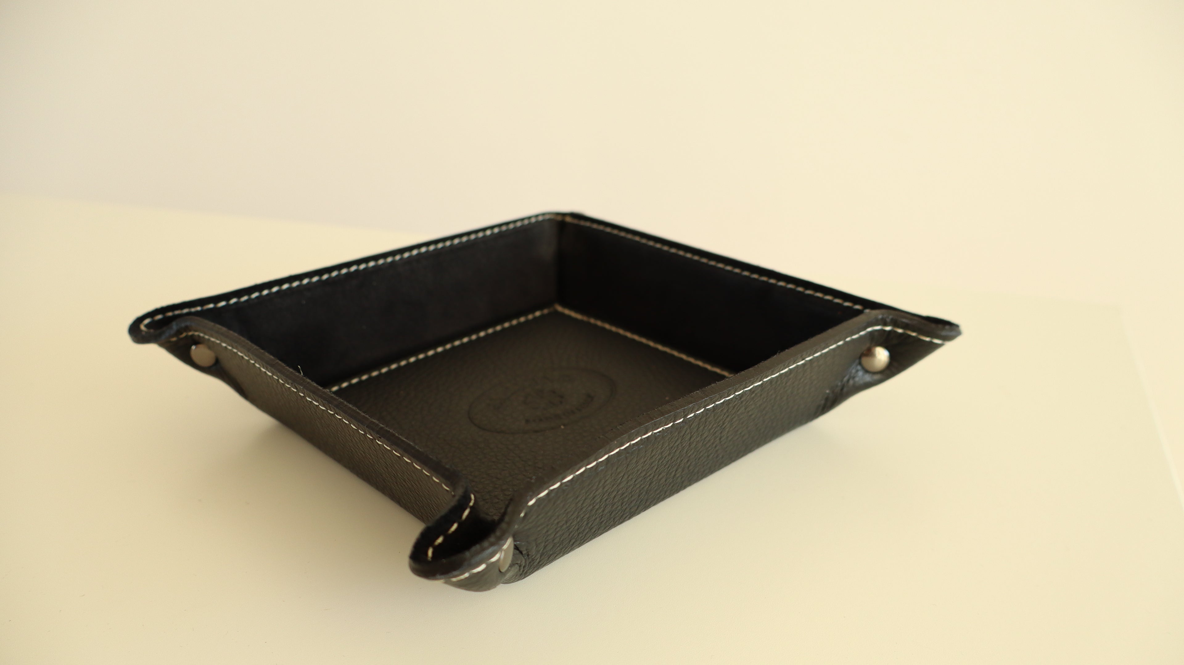Casa Chiave — The Tuscan Leather Tray